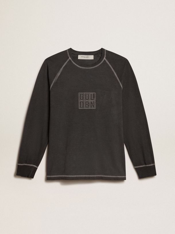 Anthracite T-shirt with white lettering on the front