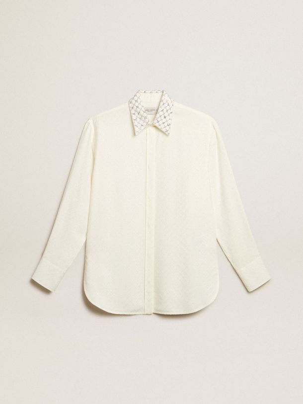 Camicia color bianco antico con motivo jacquard e ricami