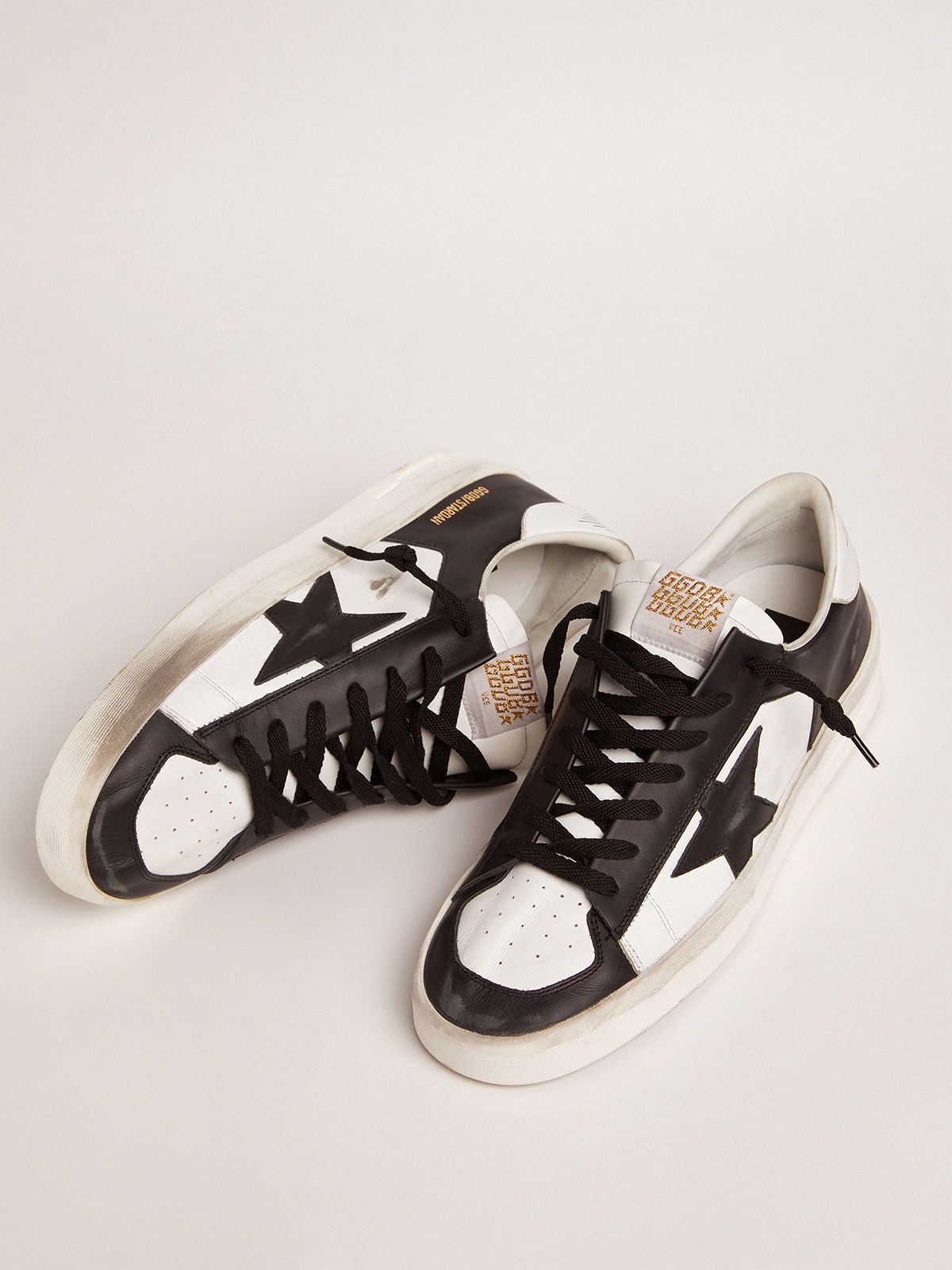 Men's Stardan sneakers in black and white leather | Golden Goose