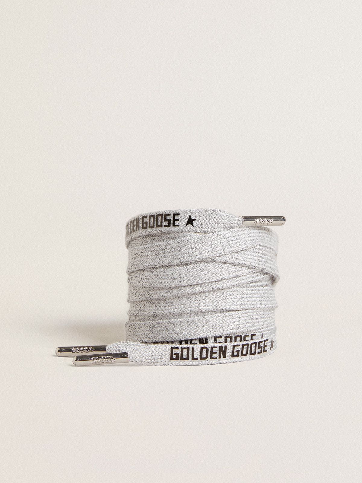 Ice-colored cotton laces with contrasting black logo