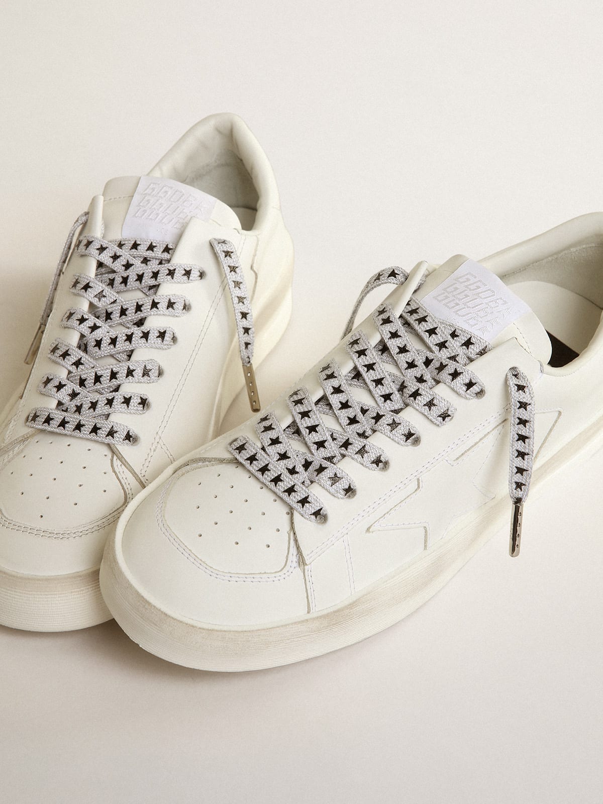 Golden Goose - Ice-colored laces with contrasting black stars in 