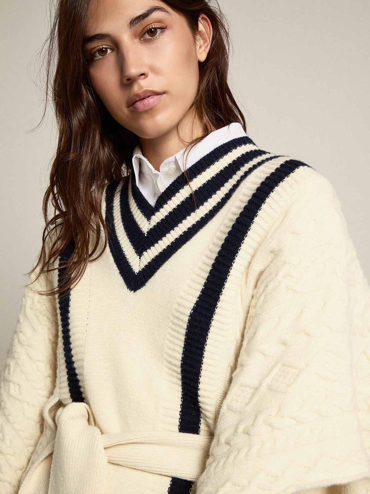 Golden Goose - Oversize Journey Collection Dane cape in natural white-colored wool with contrasting blue details in 