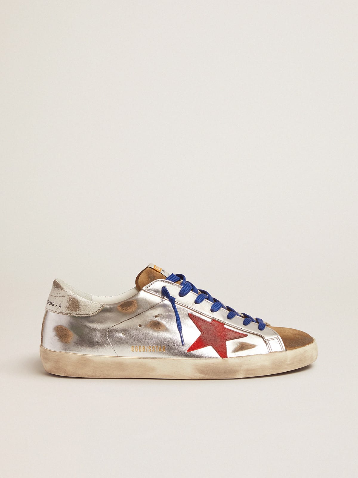 Golden Goose - Sneakers Super-Star en cuir lamé et en daim avec étoile rouge in 