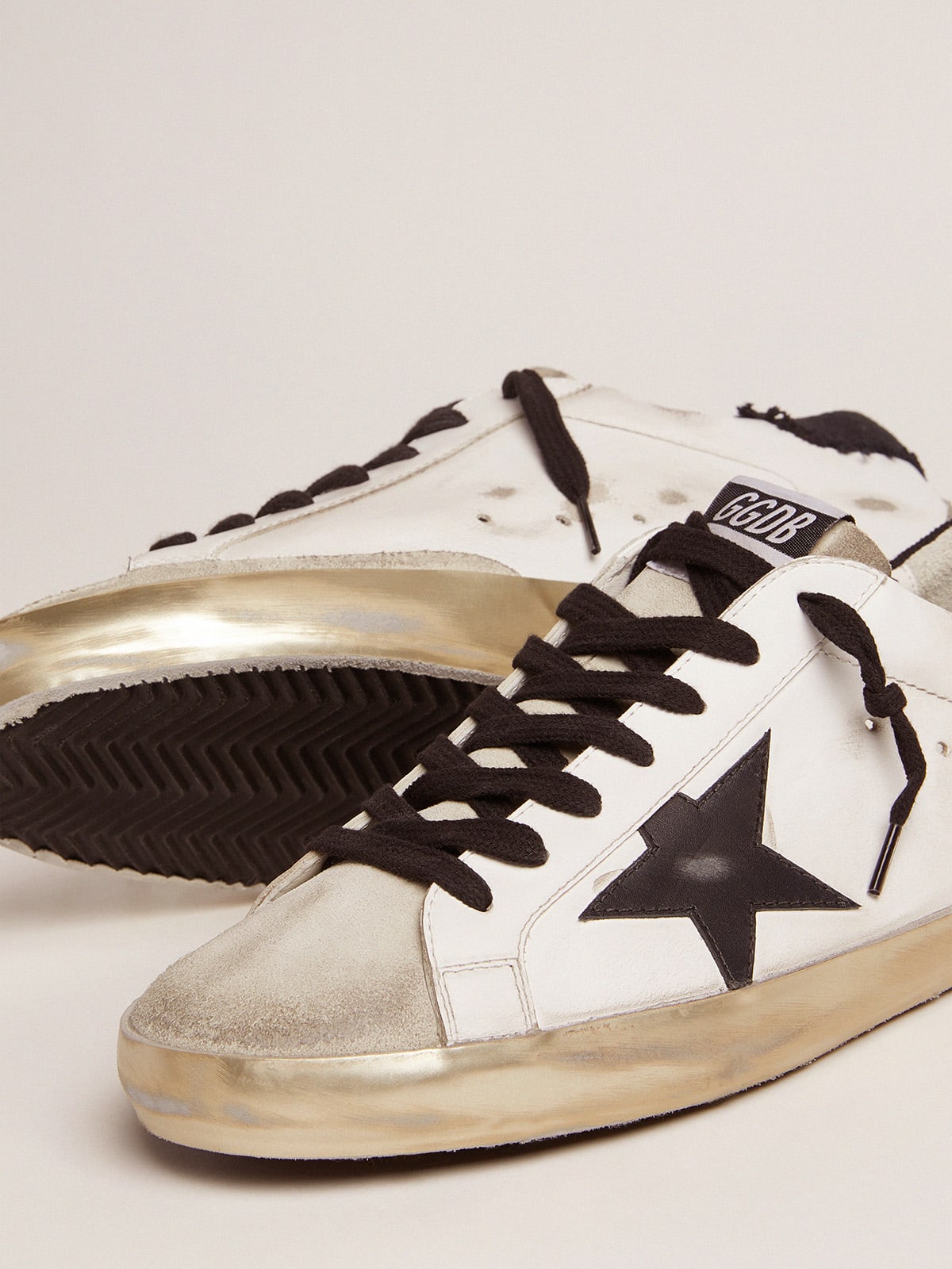 Golden goose sneakers outlet distressed