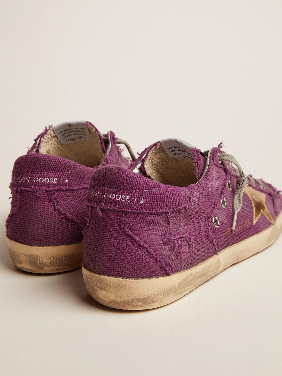 Golden Goose - Men’s Super-Star LAB sneakers in purple distressed canvas with gold star   in 