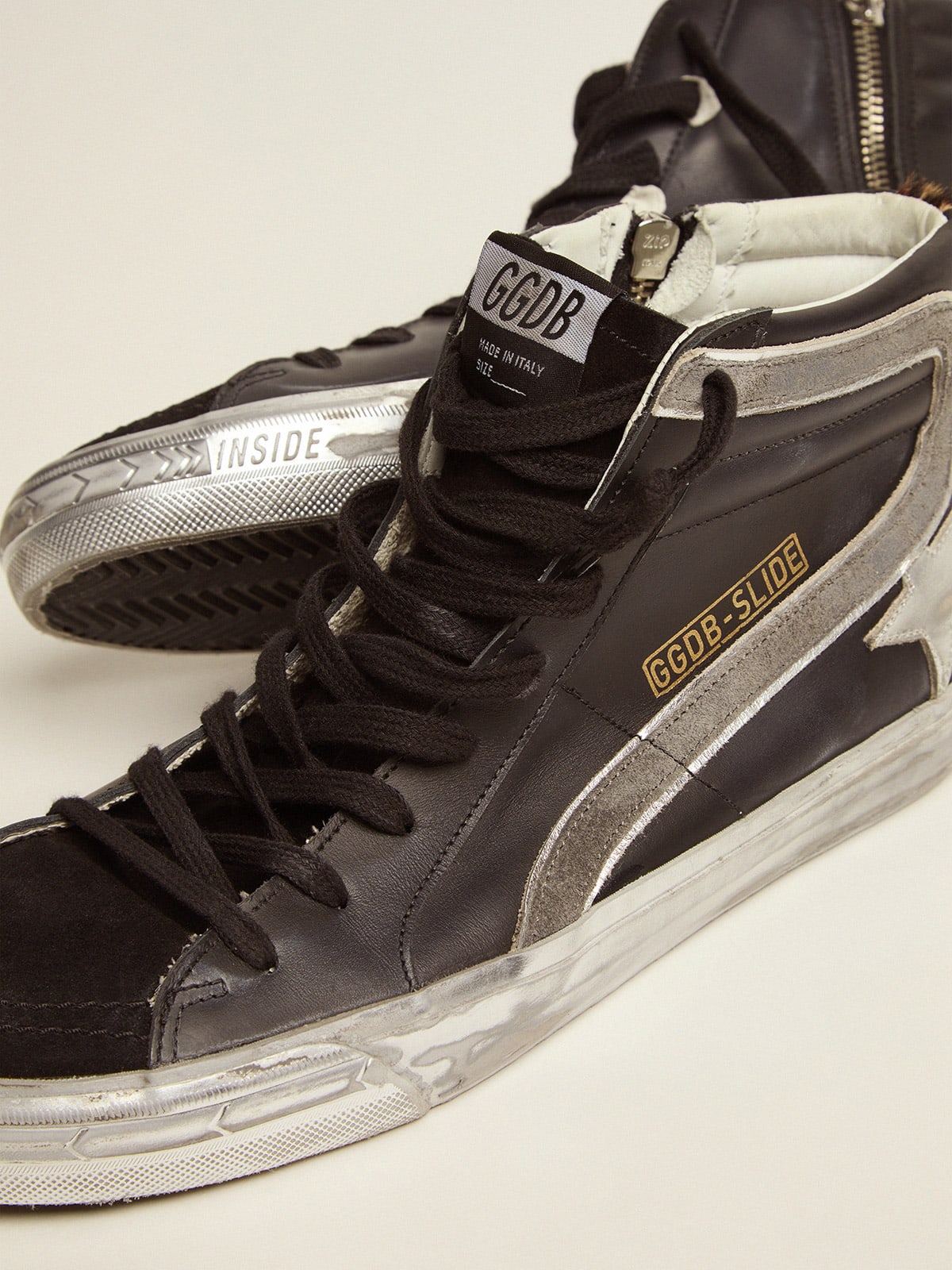 Golden Goose - Sneakers Slide en cuir noir avec contrefort en cuir façon poulain à imprimé léopard in 