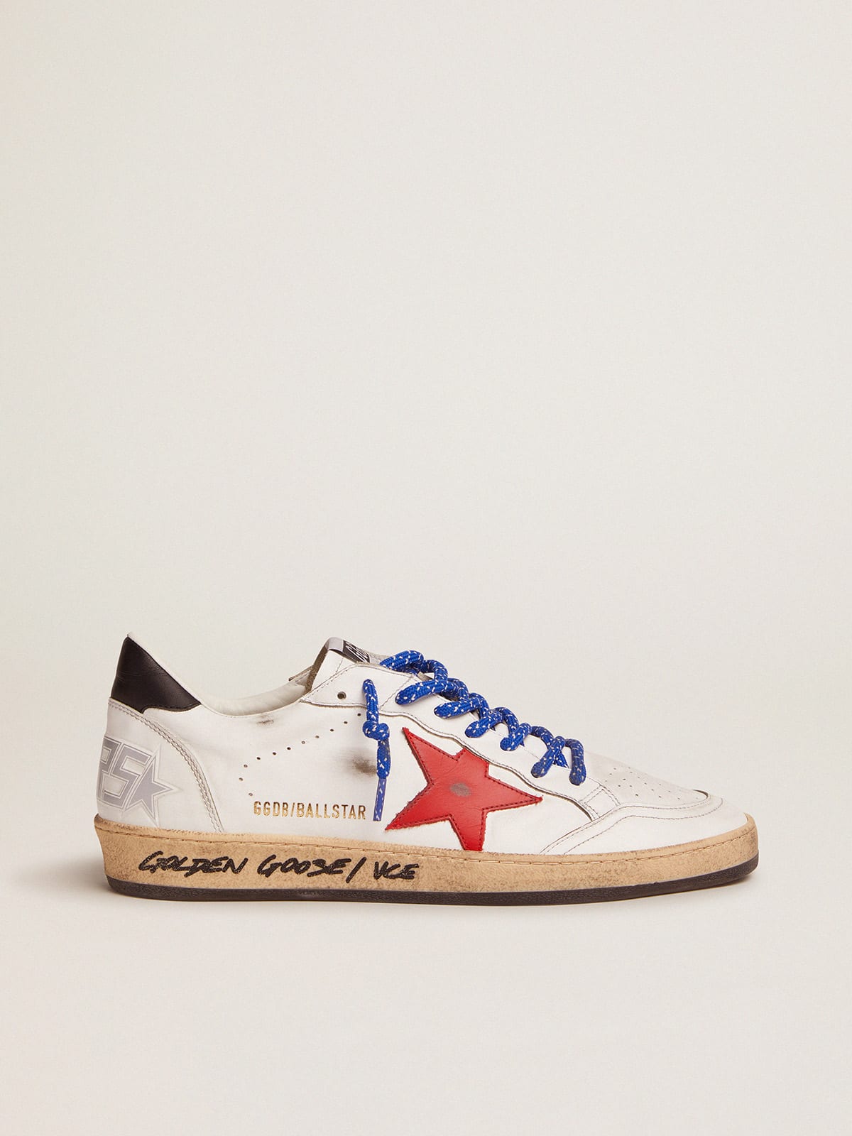 Golden Goose - Ball Star sneakers in white leather with signature on the foxing and red star in 