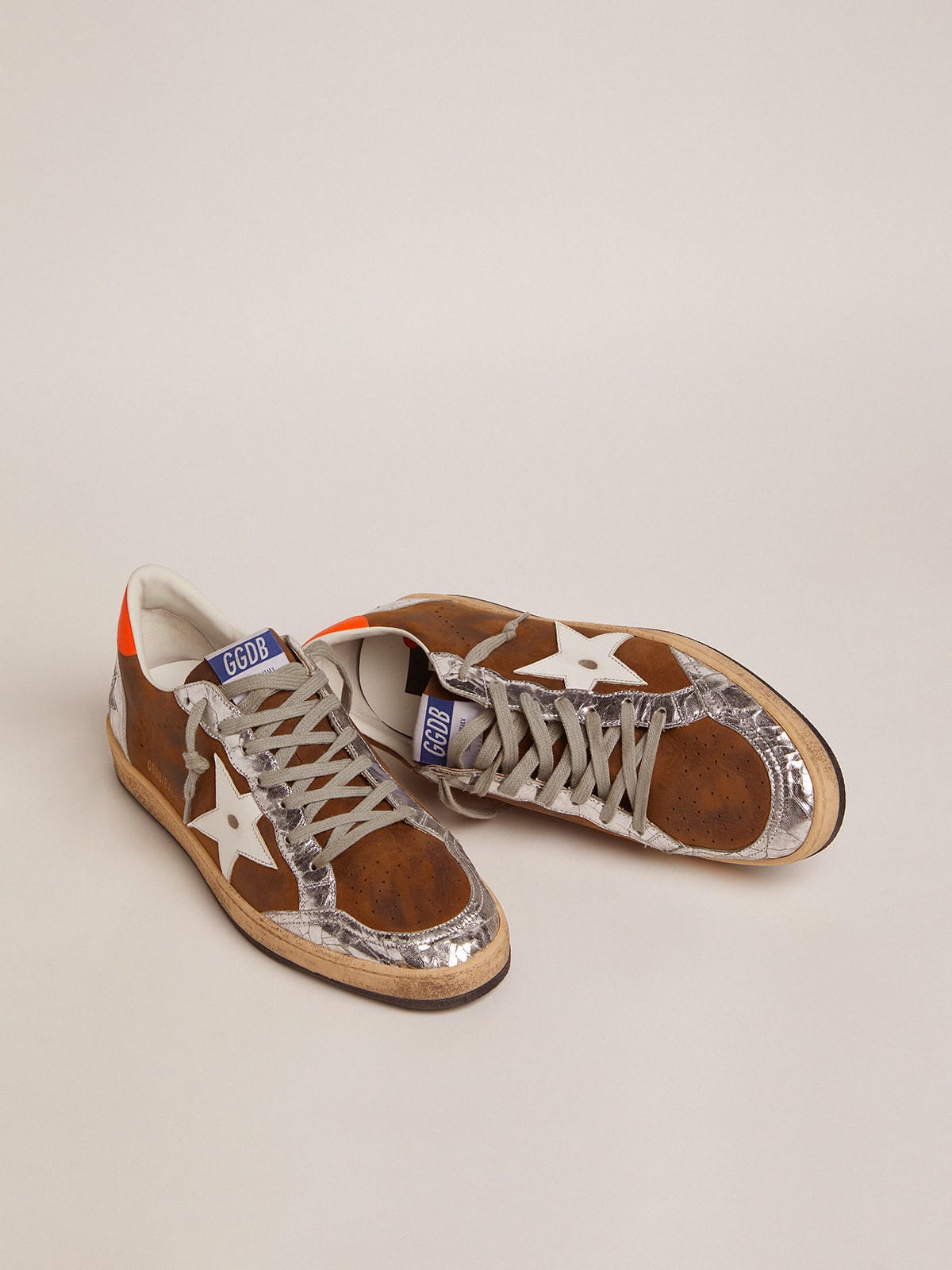 Golden Goose - Ball Star sneakers in brown waxed suede with a white leather star in 