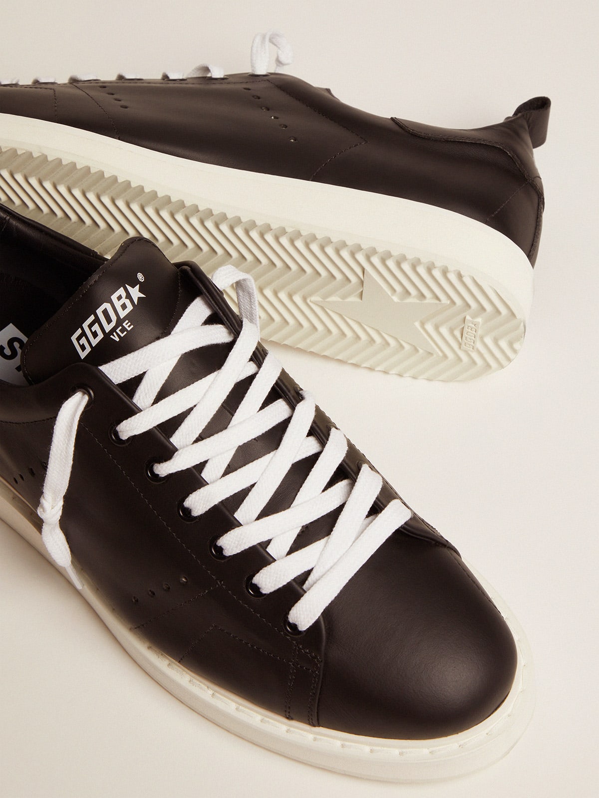 Golden Goose - Men's Starter in leather with star printed on the heel tab in 