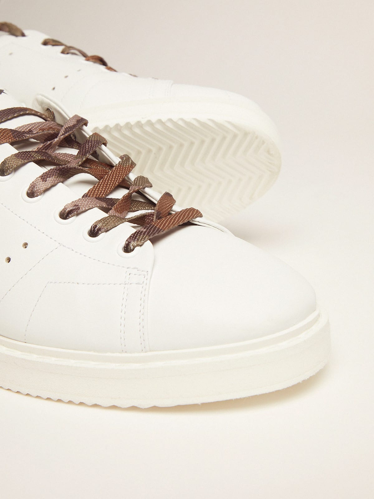 Golden Goose - White Starter LTD sneakers with fluorescent yellow heel tab in 