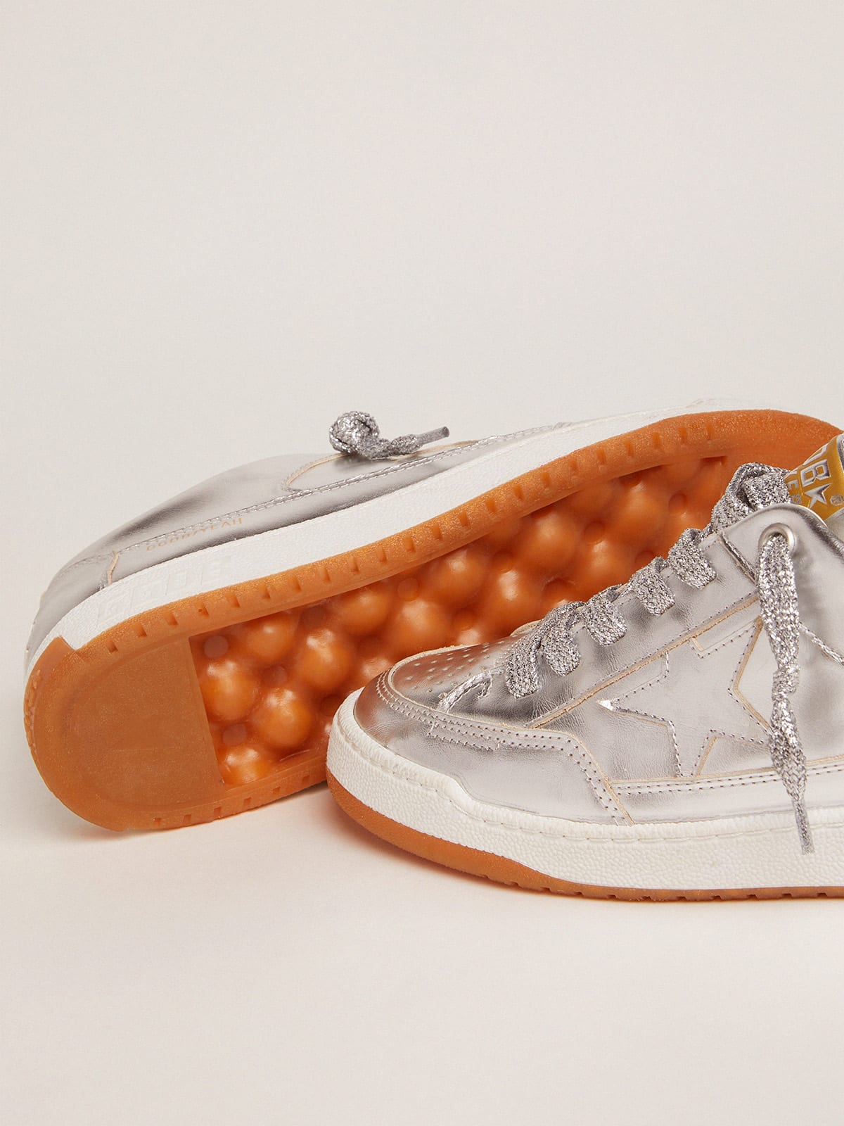 Golden Goose - Men’s Yeah sneakers in silver laminated leather in 