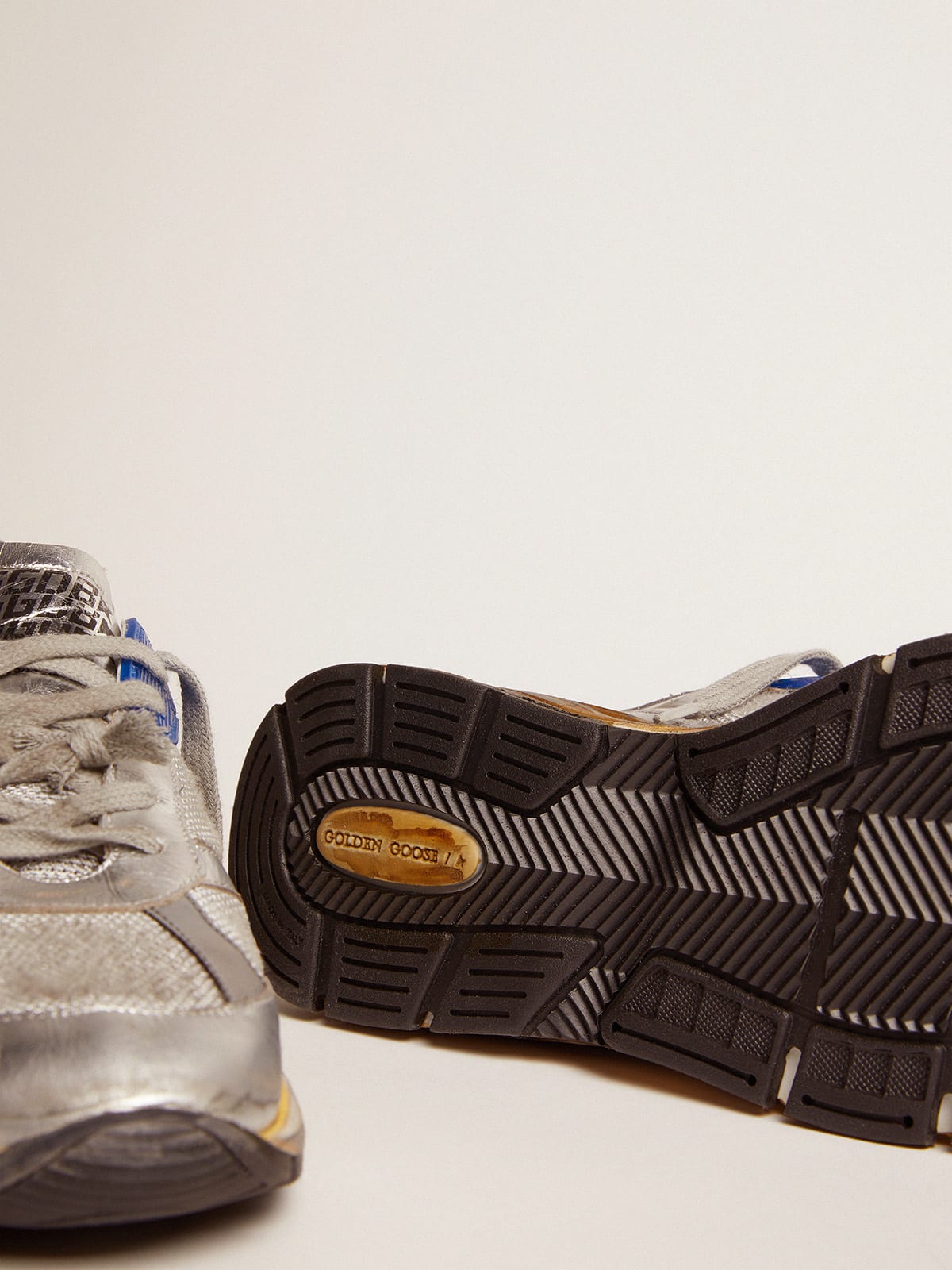 Golden Goose - Sneakers Dad-Star argentées avec finitions effet usé in 