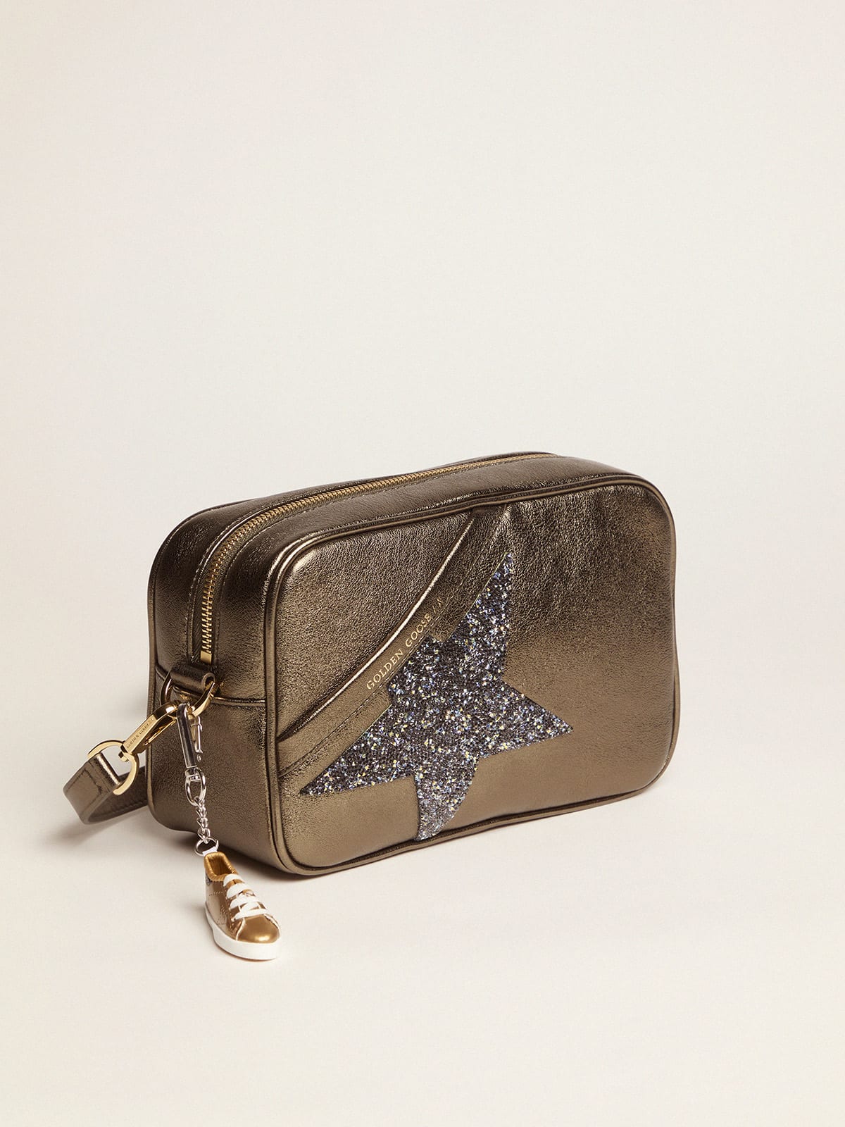 Golden Goose - Sac Star Bag en cuir lamé vert avec étoile Swarovski in 