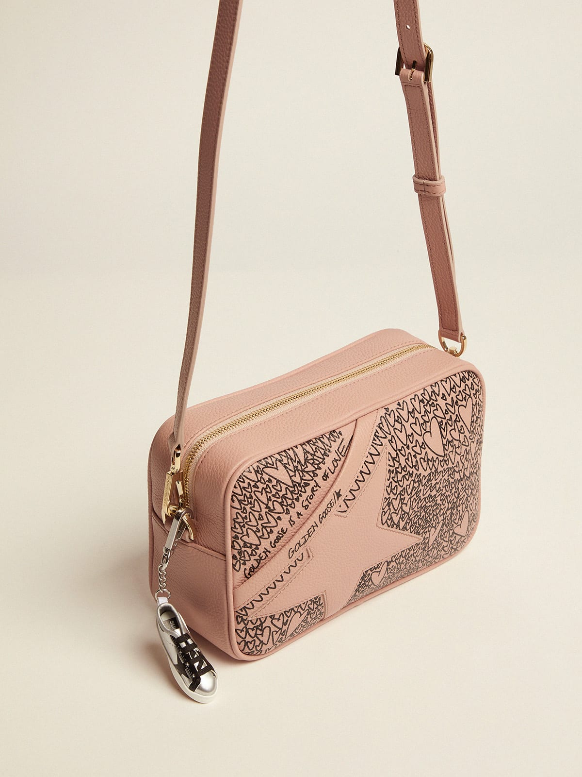 Golden Goose - Nude Star Bag made of hammered leather with love-themed designs in 