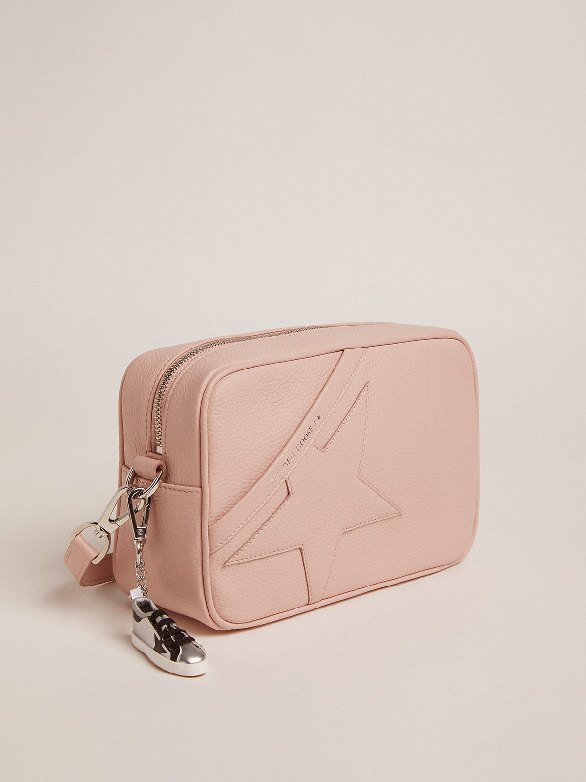 Golden Goose - Borsa Star Bag in pelle martellata color rosa quarzo e stella ton sur ton in 