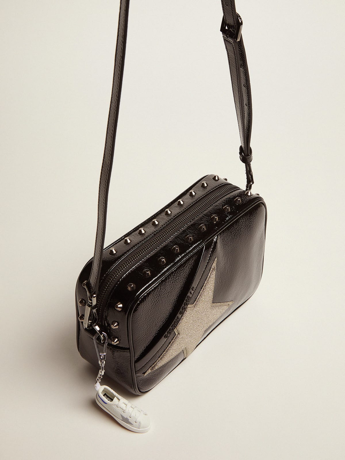 Golden Goose - Star Bag made of black patent leather and silver glitter star in 