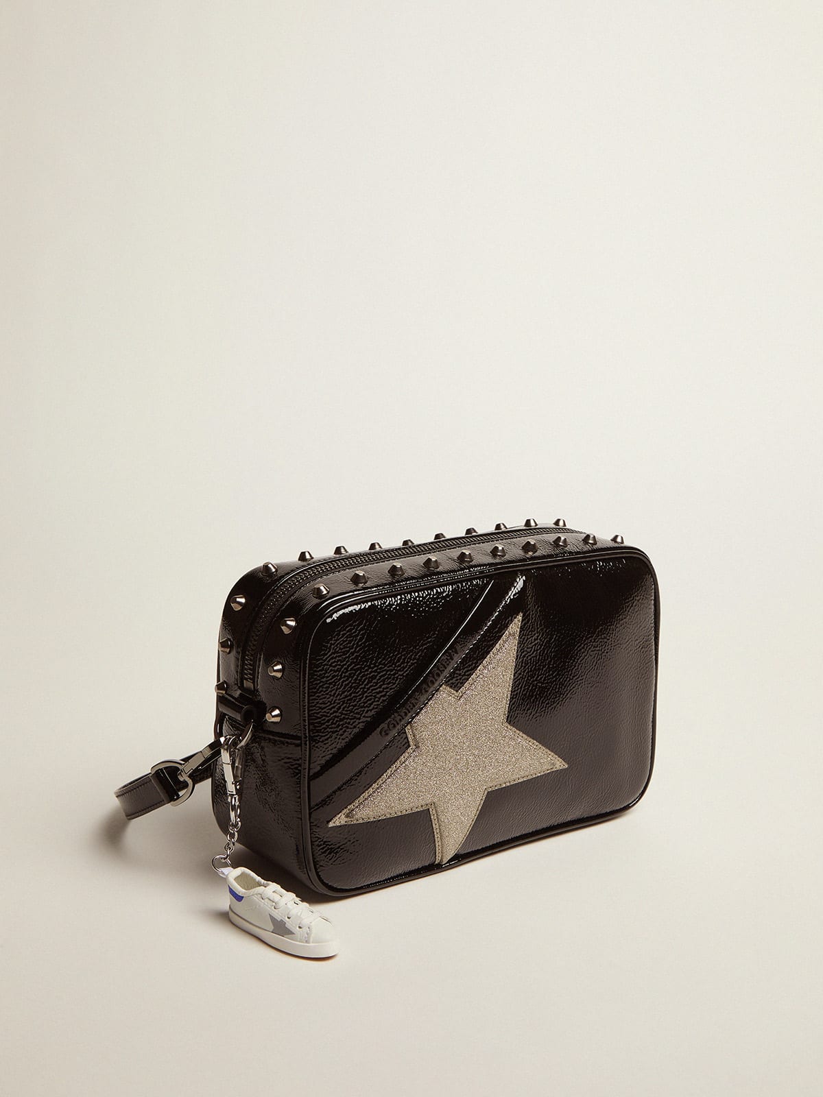 Golden Goose - Star Bag made of black patent leather and silver glitter star in 