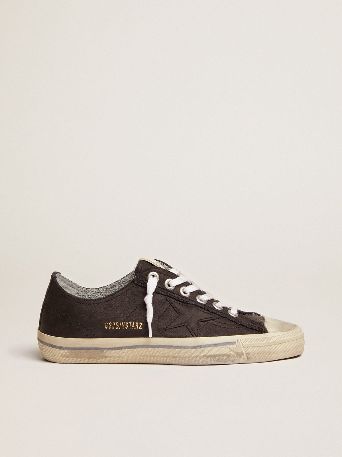 Golden goose deluxe shop brand v-star 2 sneakers