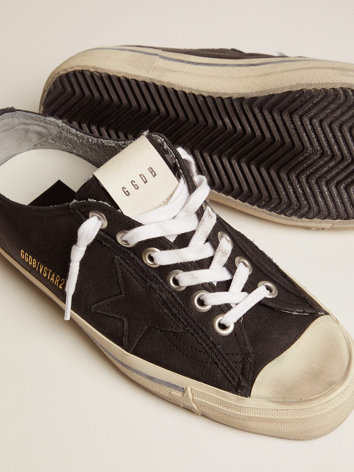 Golden Goose - V-Star feminino com efeito vintage in 