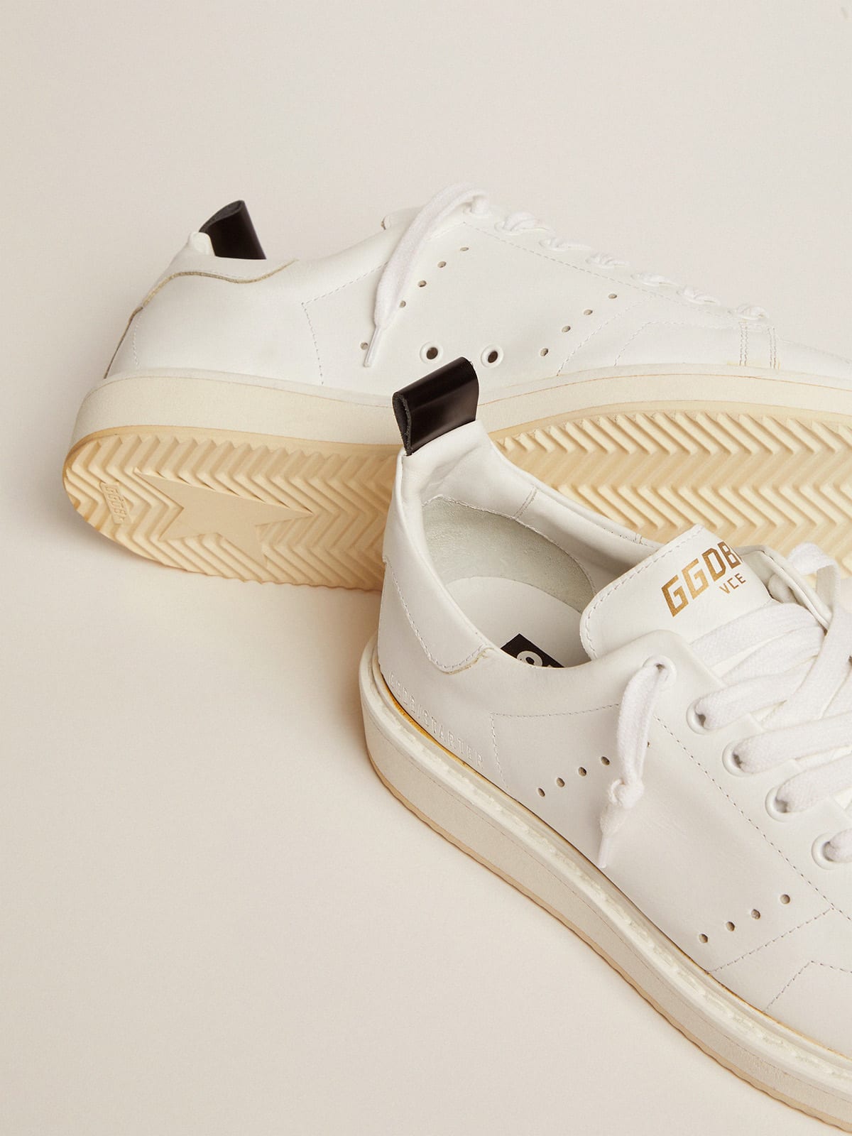 GOLDEN GOOSE（ゴールデングース）ホワイト レザー スニーカー