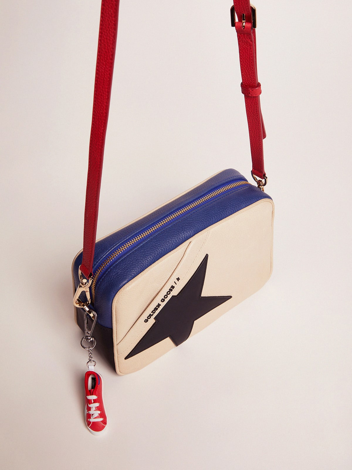 Golden Goose - Women's Star Bag in pebbled leather with black star in 