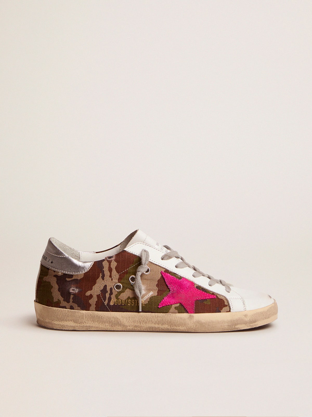 Golden goose shop camo pink star