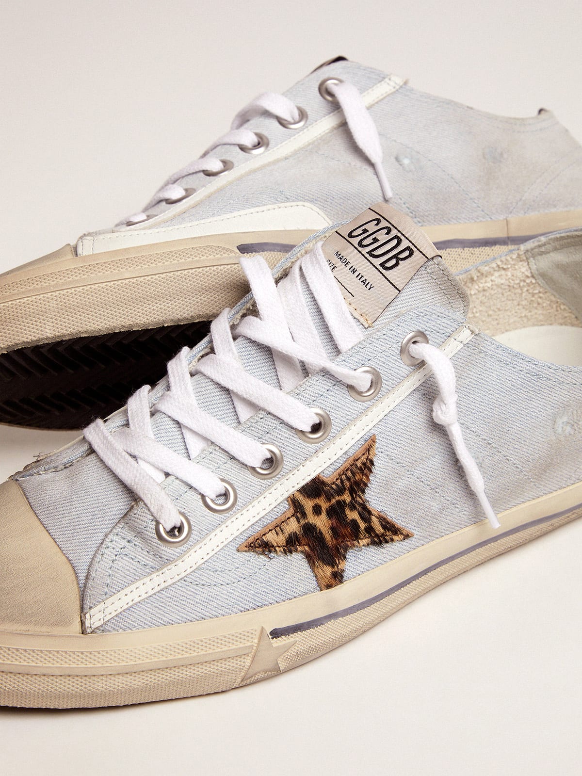 Golden Goose - V-Star LTD sneakers in denim with leopard-print pony skin star in 
