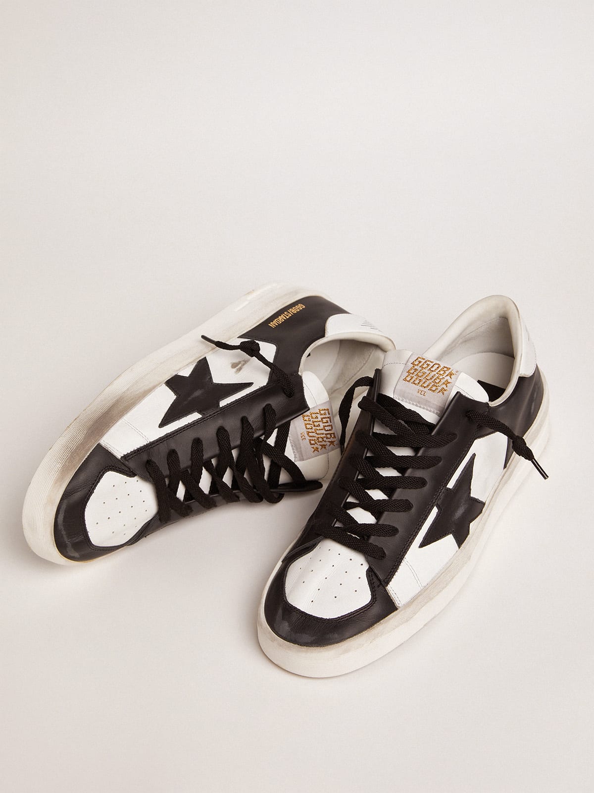 Golden Goose - Men’s Stardan sneakers in black and white leather in 
