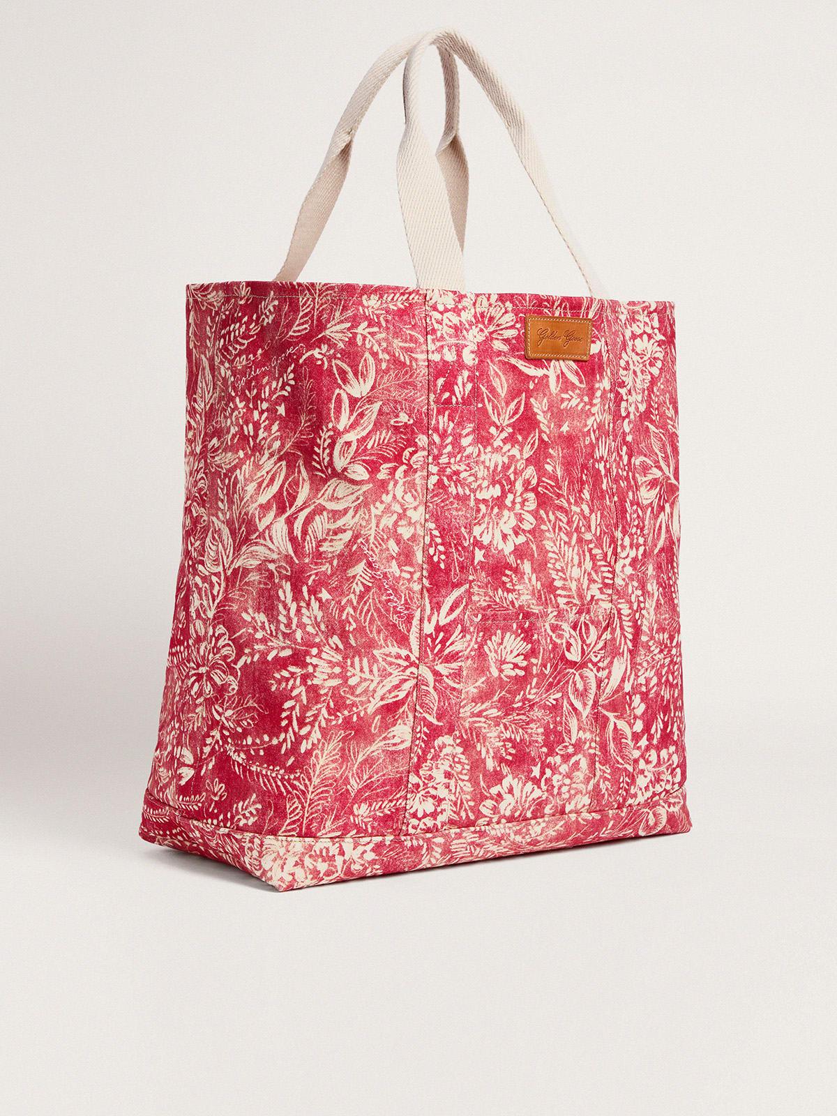 Golden Goose - Golden Resort Capsule Collection canvas Ocean bag in vintage red with contrasting white toile de jouy print in 