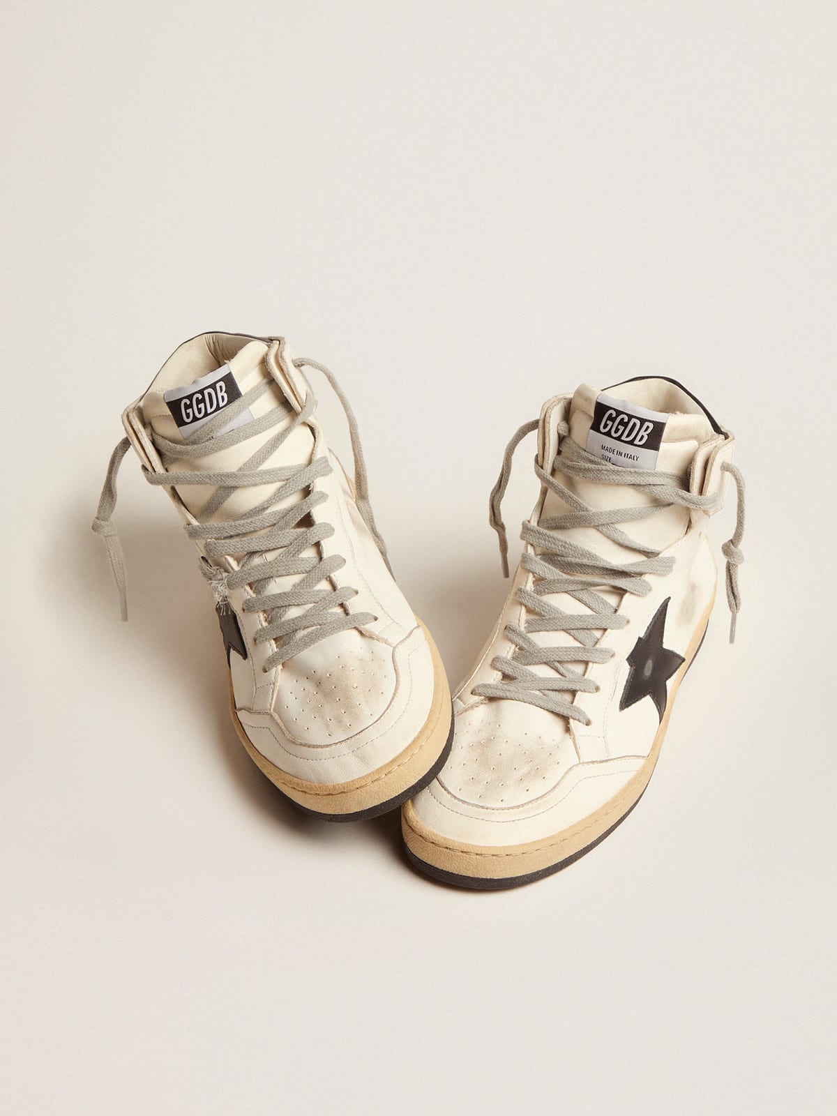 Golden Goose - Men’s Sky-Star sneakers with signature on the ankle and black leather inserts in 