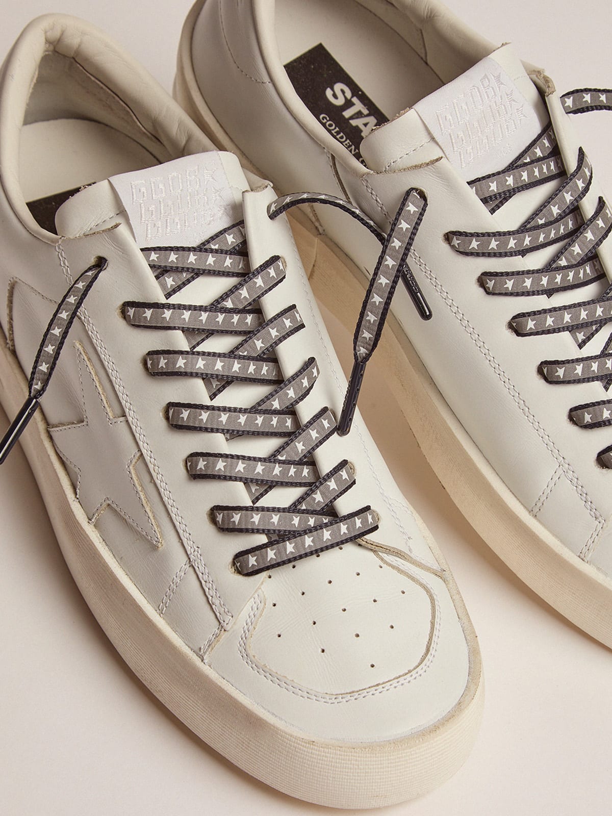 Golden Goose - Lacci riflettenti blu con stelle in 