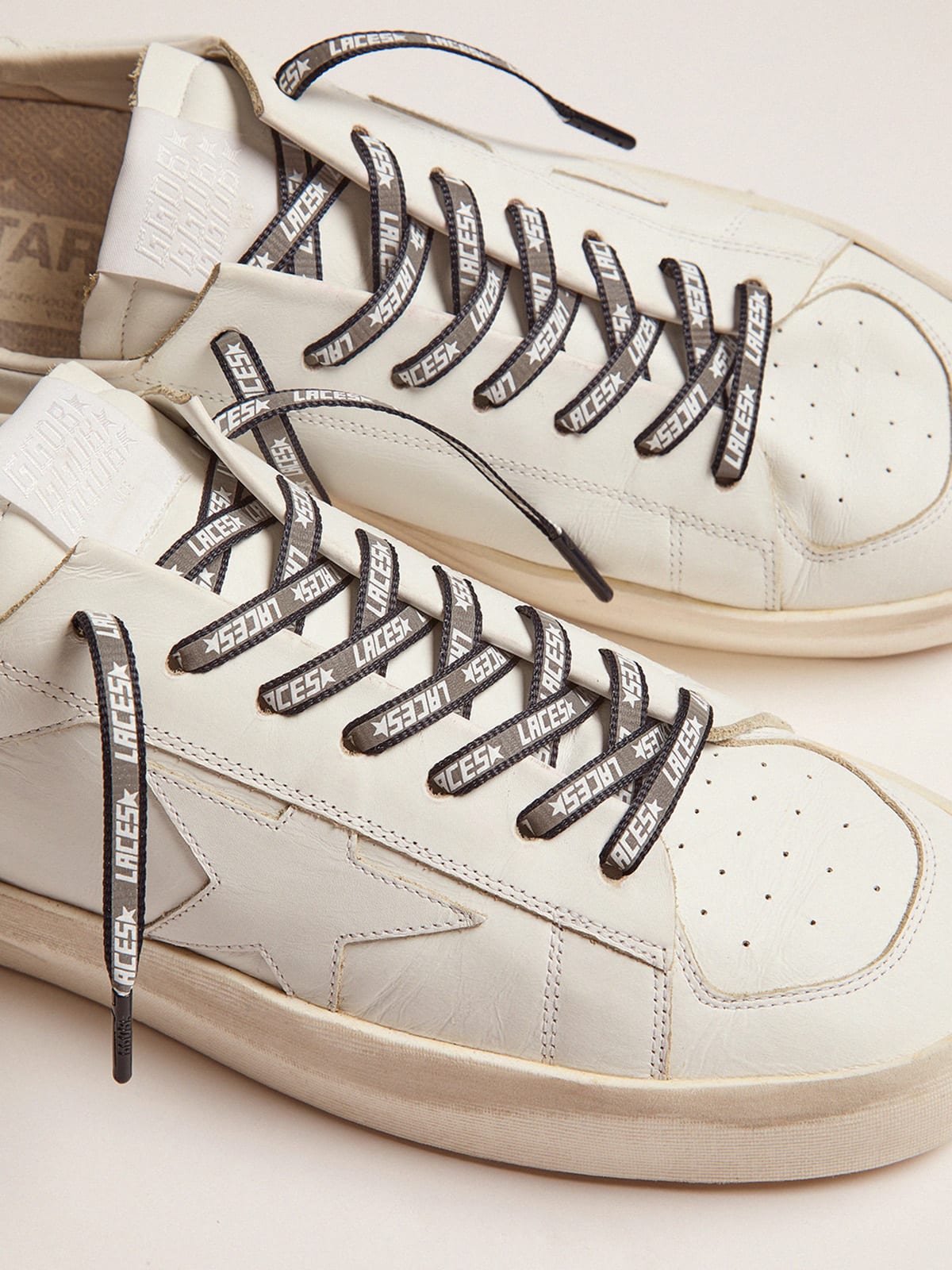 Golden Goose - Lacci riflettenti grigi con stampa laces in 