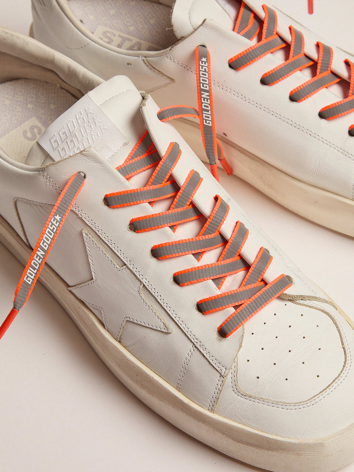 Golden Goose - Lacci donna riflettenti arancio fluo con logo   in 