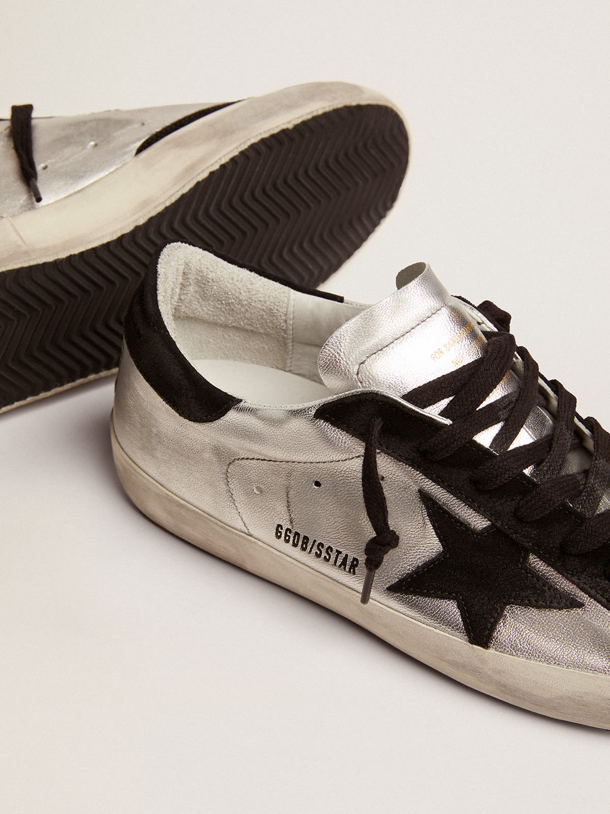 Golden Goose - Sneakers Super-Star en cuir argent&#233; avec empi&#232;cements contrast&#233;s in 