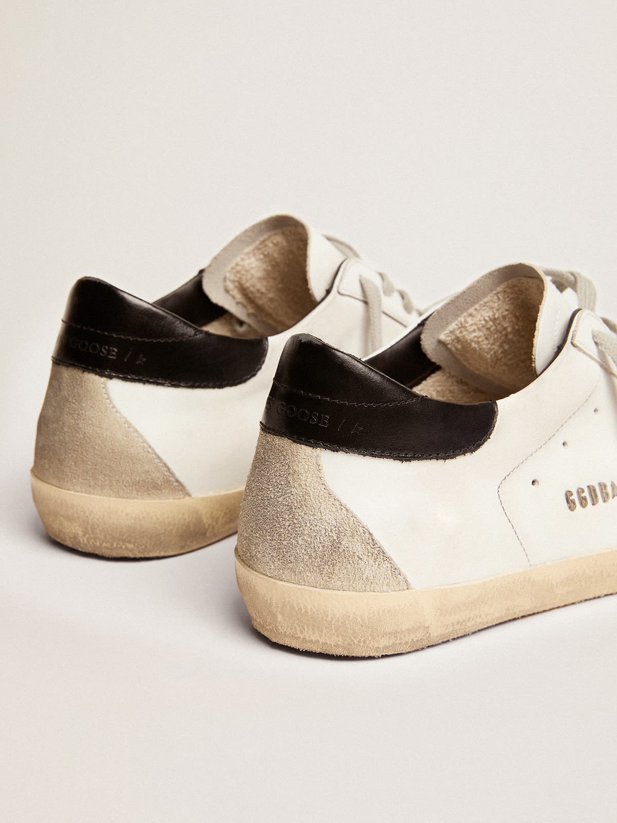 Golden goose superstar leather best sale sneakers with metallic back