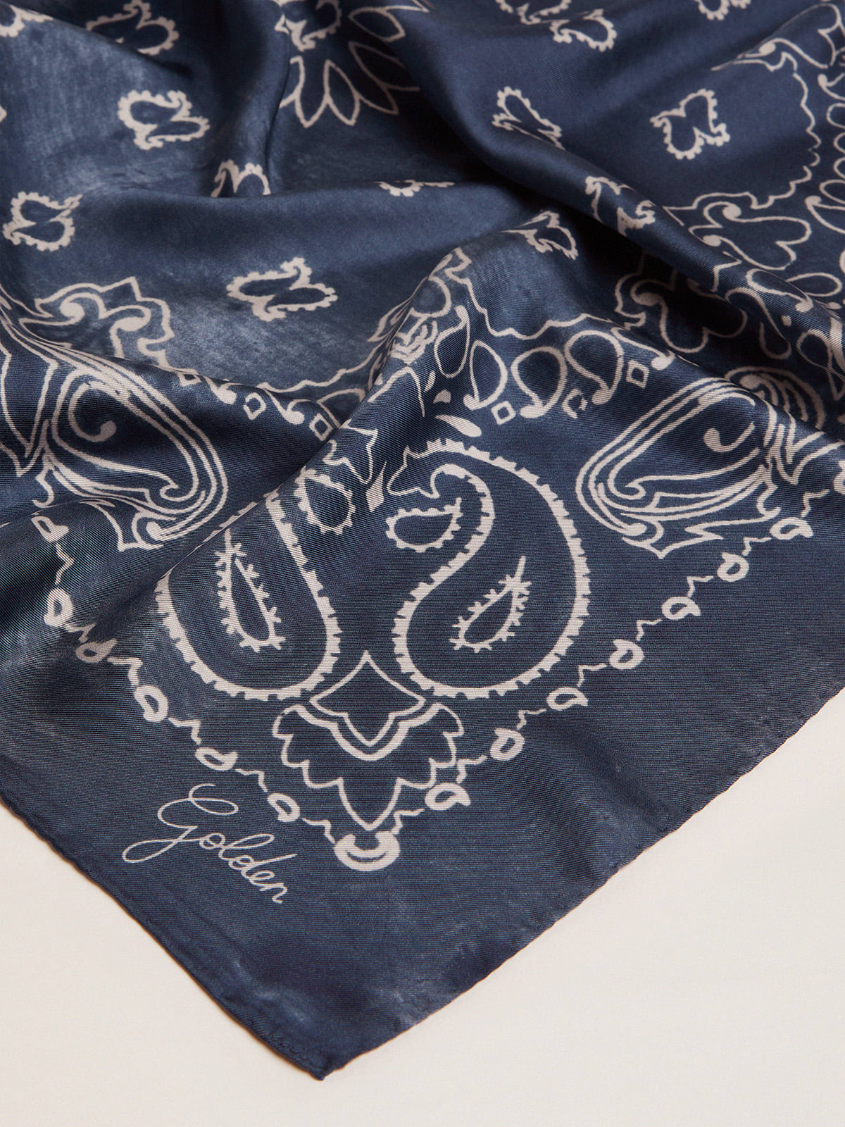 Denim-blue Golden Collection scarf with paisley pattern | Golden Goose