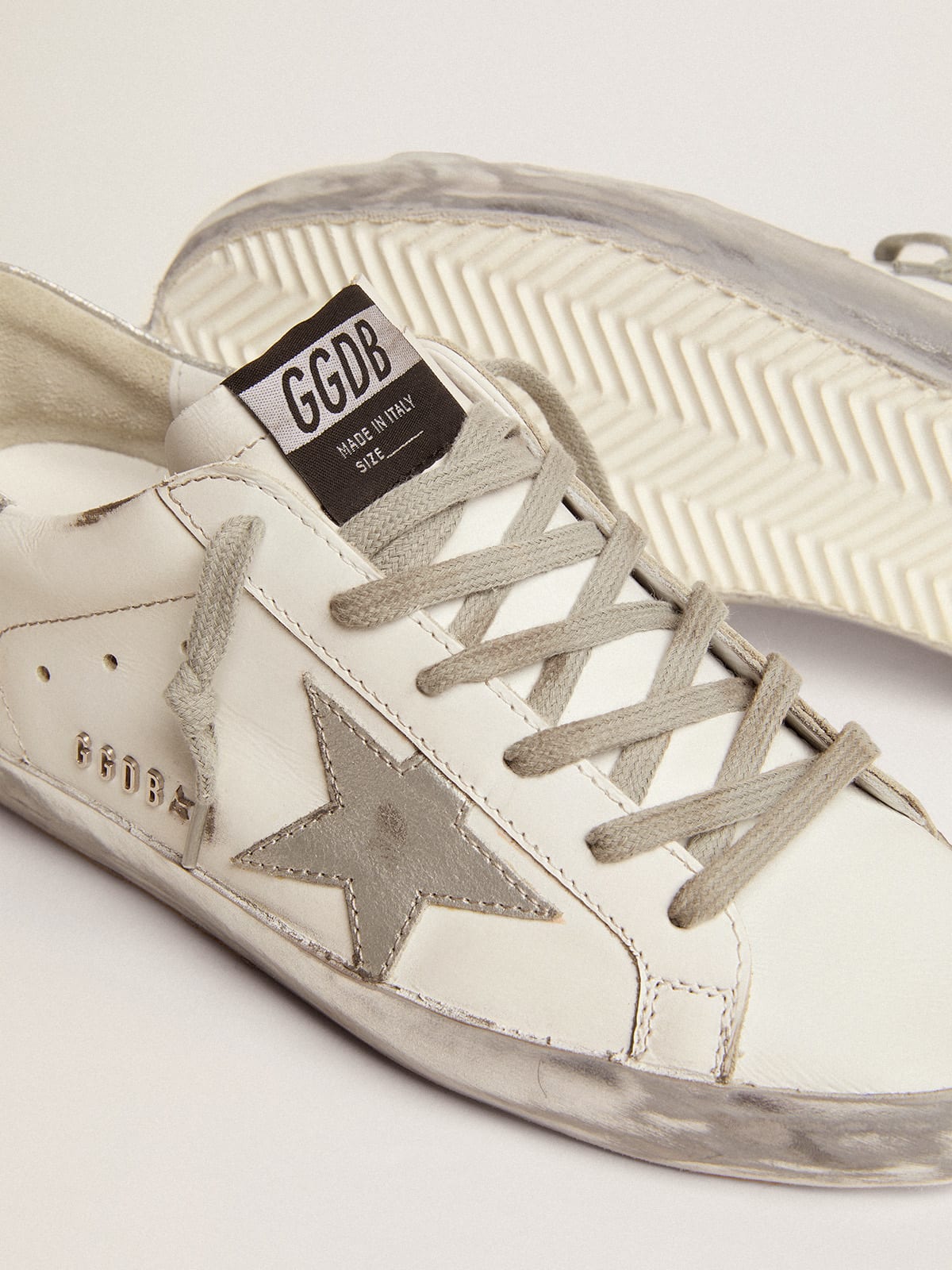 Golden Goose - Super-Star Donna con foxing sparkle argento e metal studs lettering in 