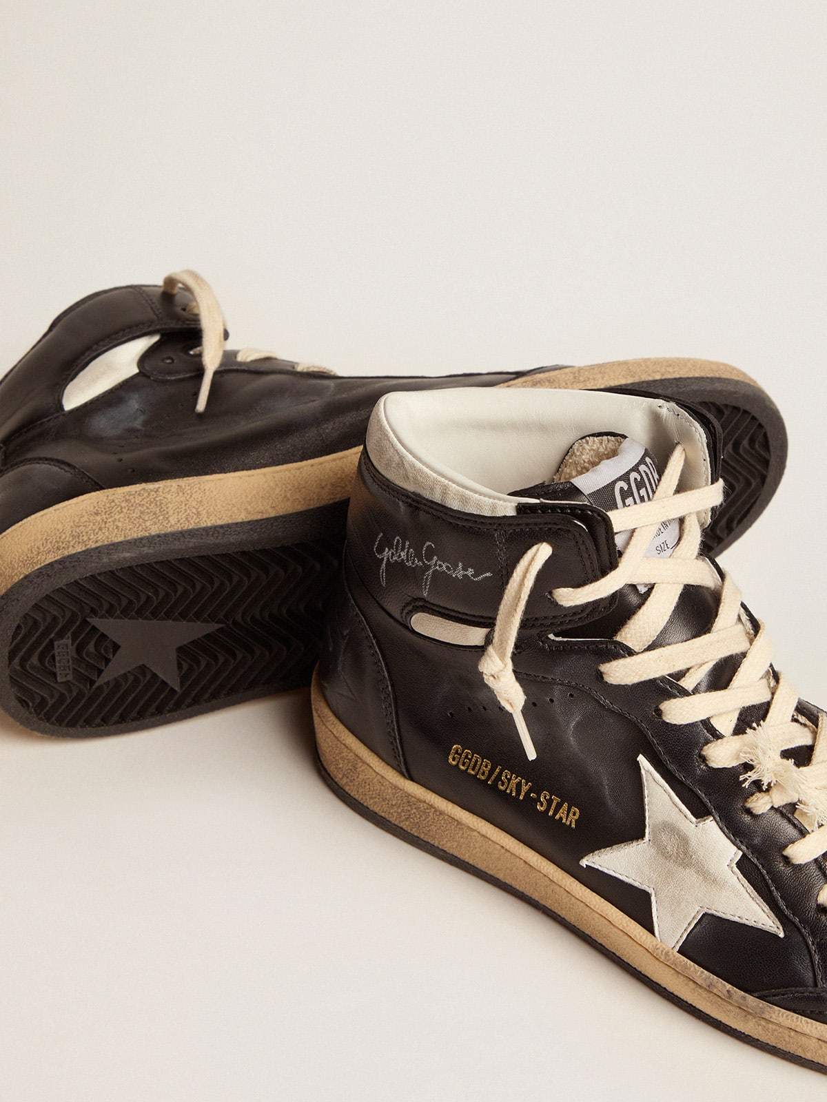 Golden Goose - Women's Sky-Star in black nappa with white star in 