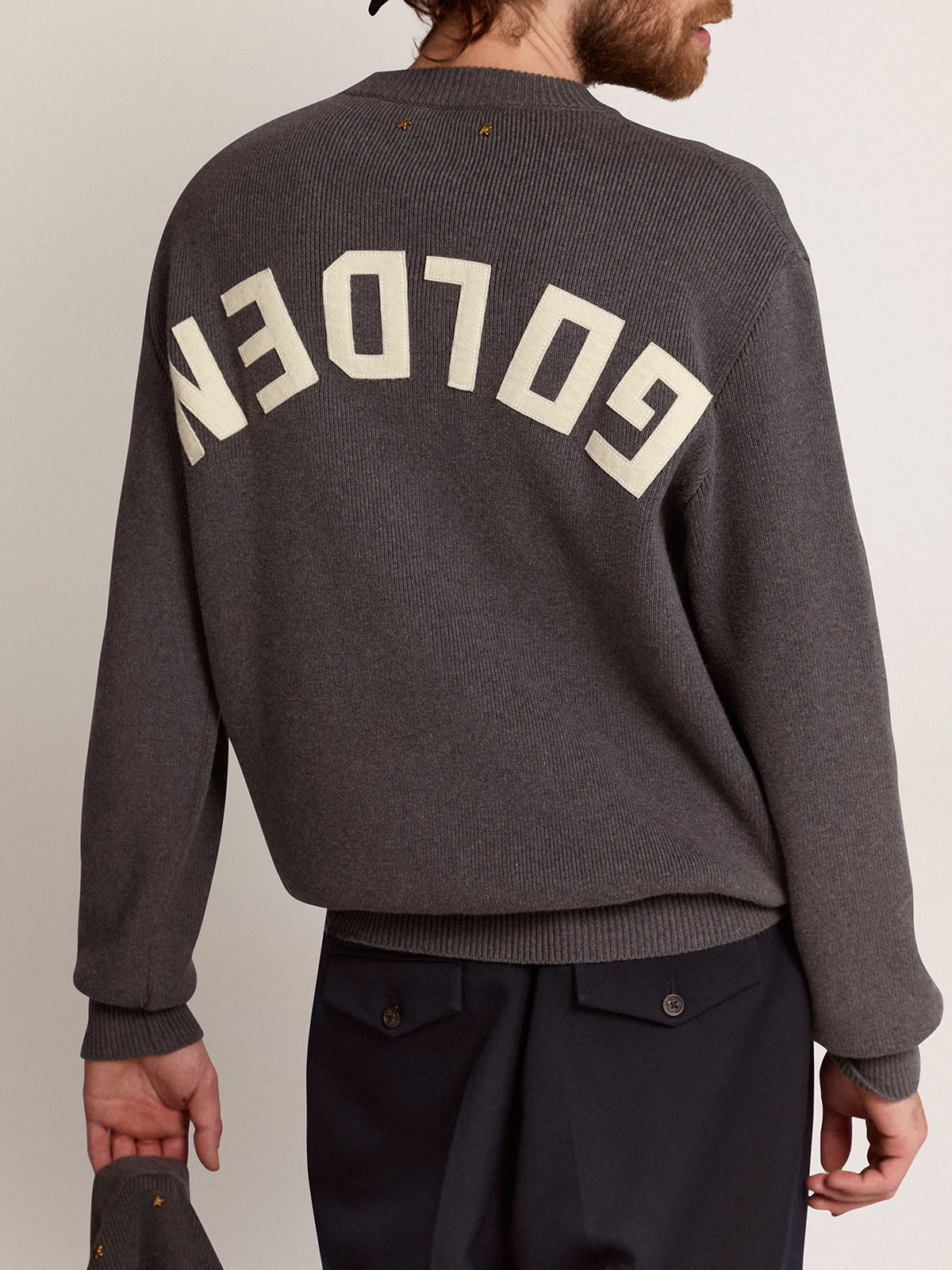 Golden Goose - Men's round-neck sweater in dark gray cotton with logo on the back in 
