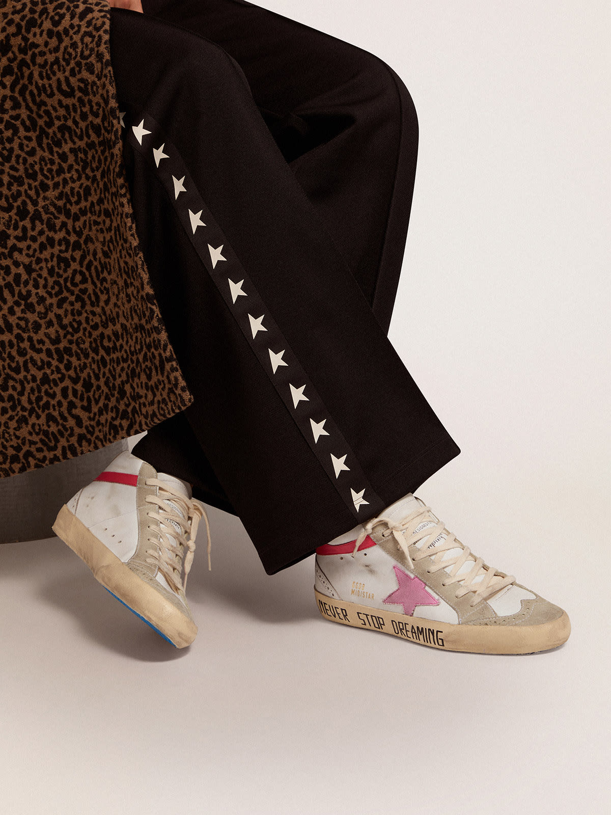 Mid Star sneakers in white leather with pink star and black lettering ...