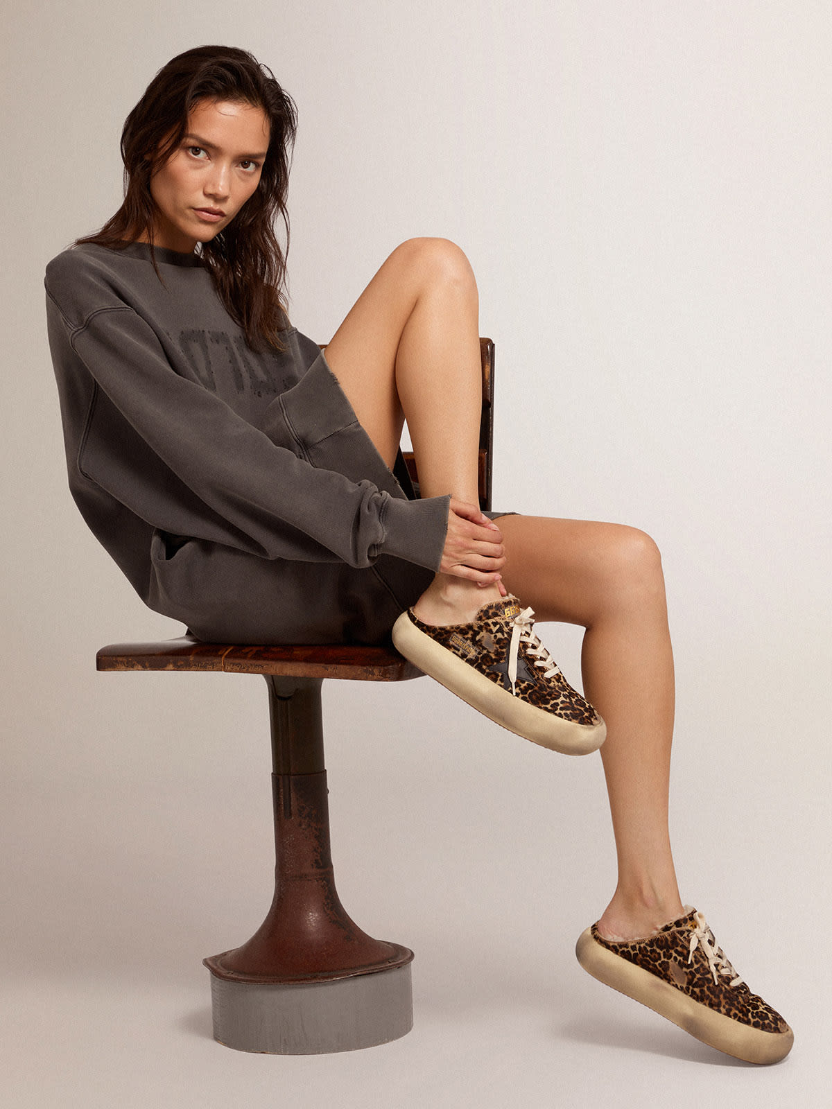 Golden Goose - Space-Star Damensabots aus Ponyfell mit Tierprint und Shearling-Futter in 