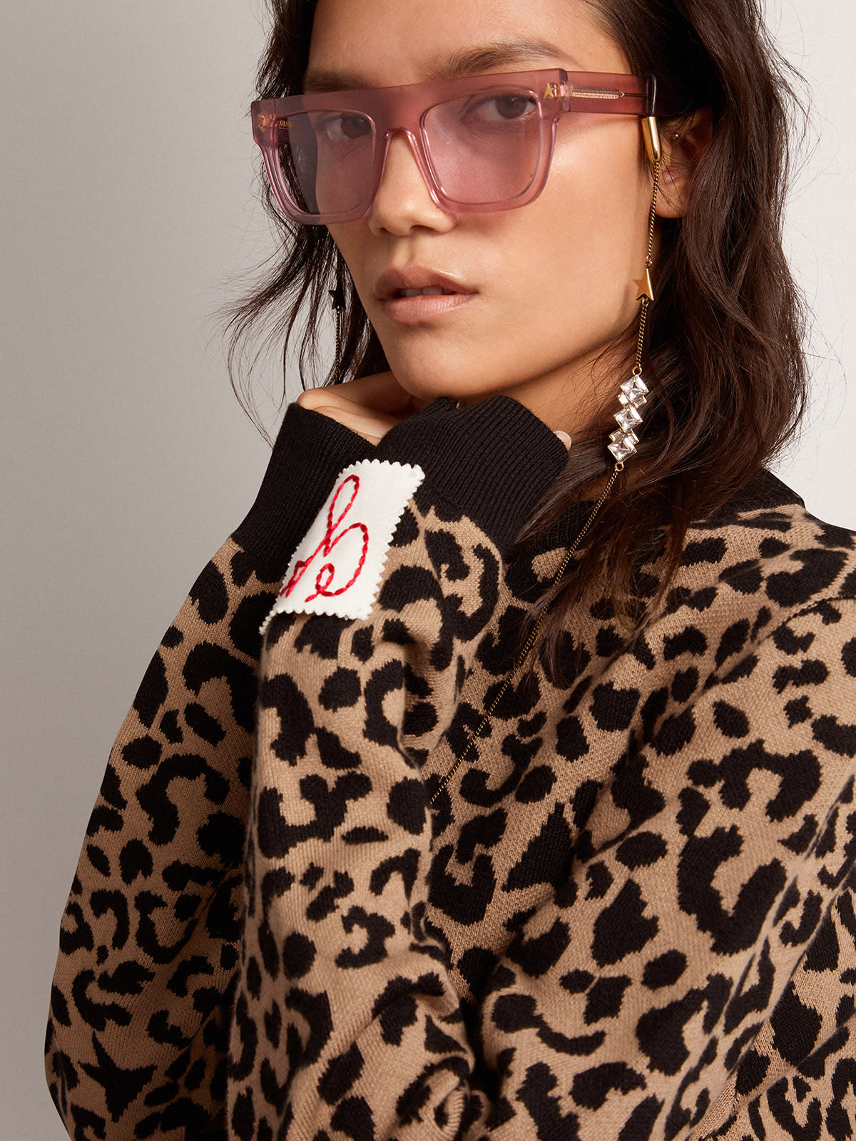 Golden Goose - Round-neck sweater in wool with jacquard animal print in 