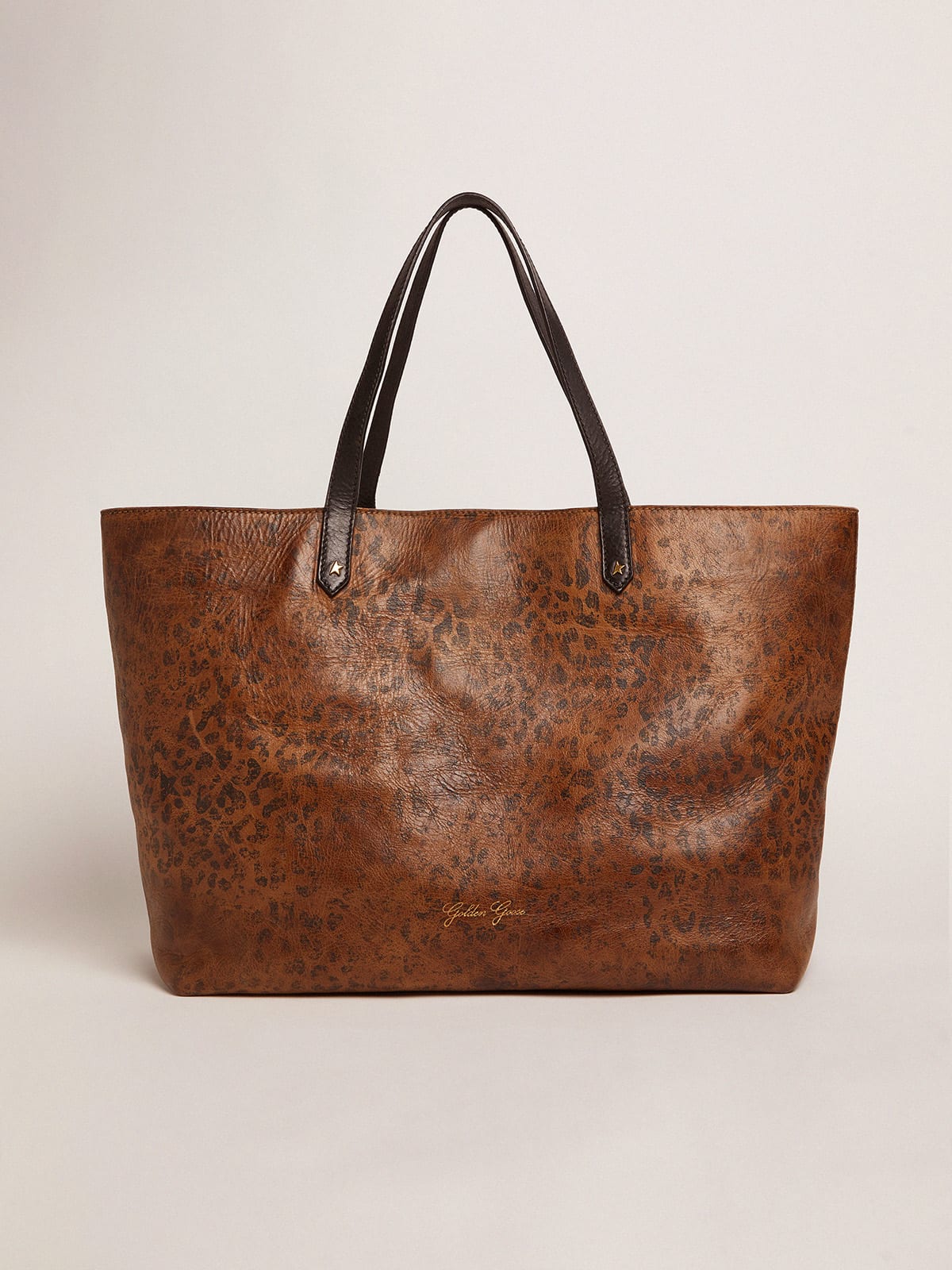 Golden Goose - Pasadena Bag with leopard print and contrasting black handles in 