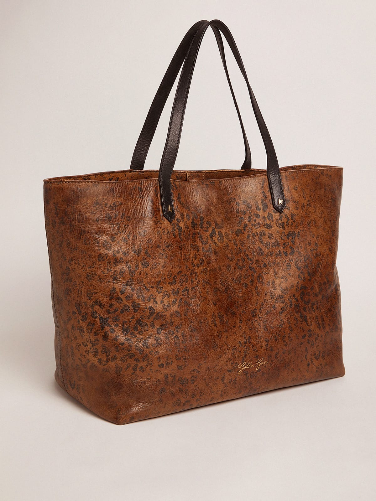 Golden Goose - Bolso Pasadena Bag con estampado de leopardo y asas negras en contraste in 
