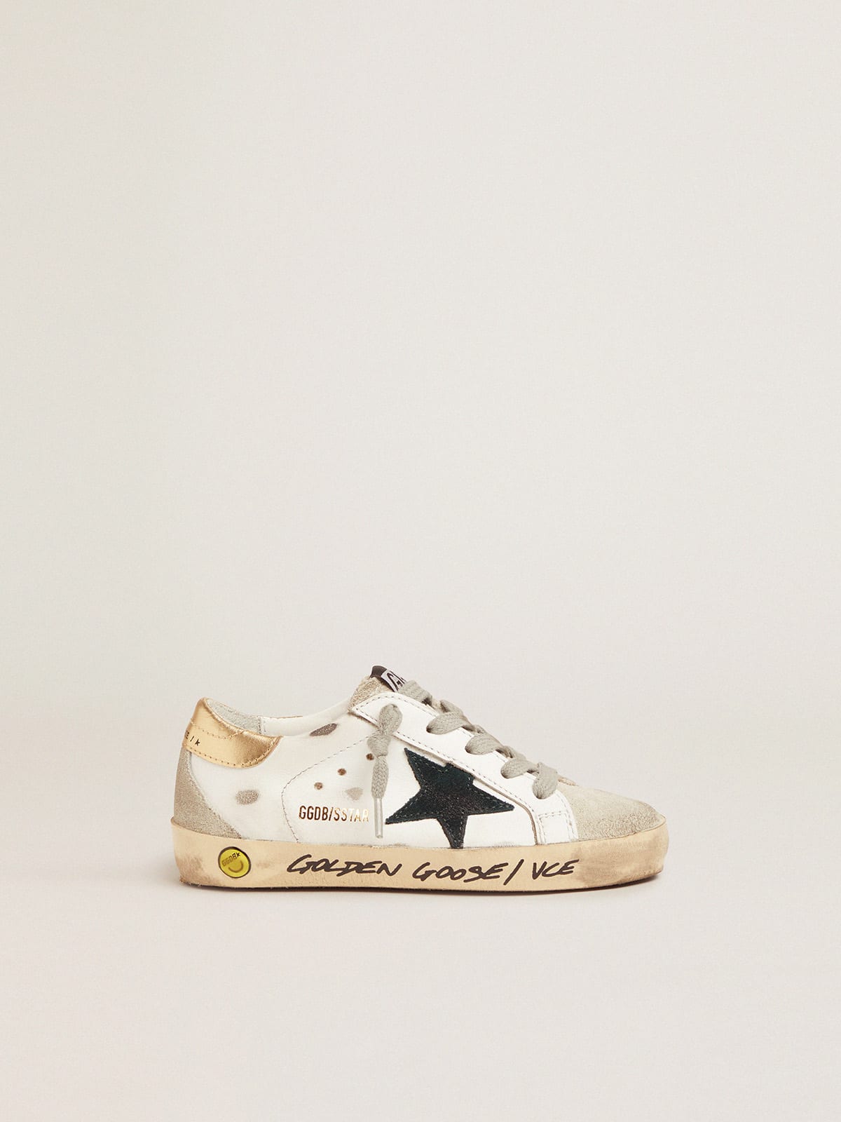 Junior Super-Star sneakers with gold heel tab and handwritten lettering |  Golden Goose