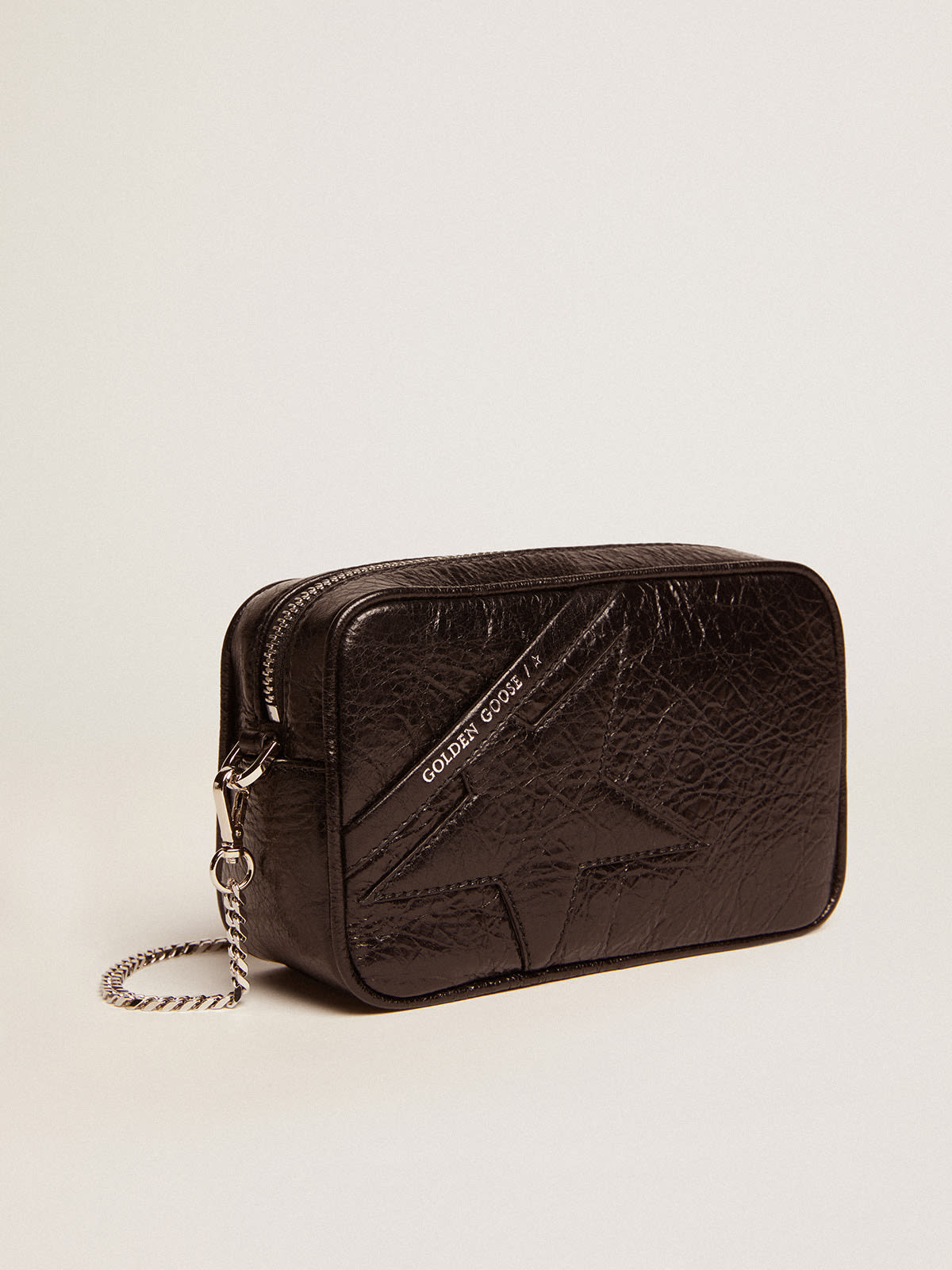 Golden Goose - Bolso Mini Star Bag en piel brillante negra con estrella tono sobre tono in 