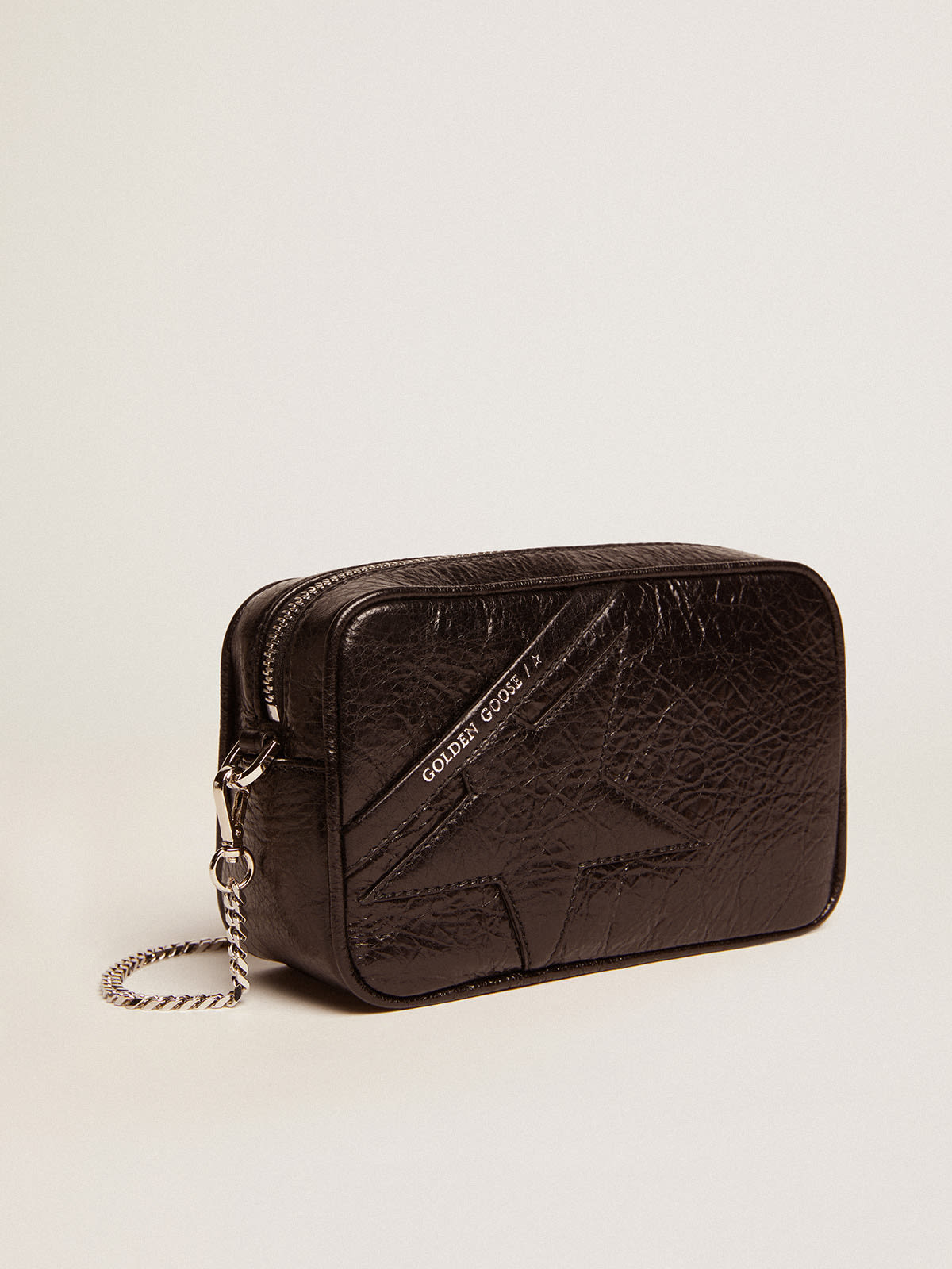 Golden Goose - Bolsa Mini Star feminina de couro brilhante preto com estrela tom sobre tom in 