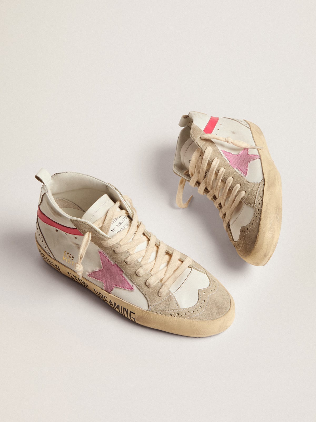 Golden Goose - Mid Star sneakers in white leather with pink star and black lettering   in 