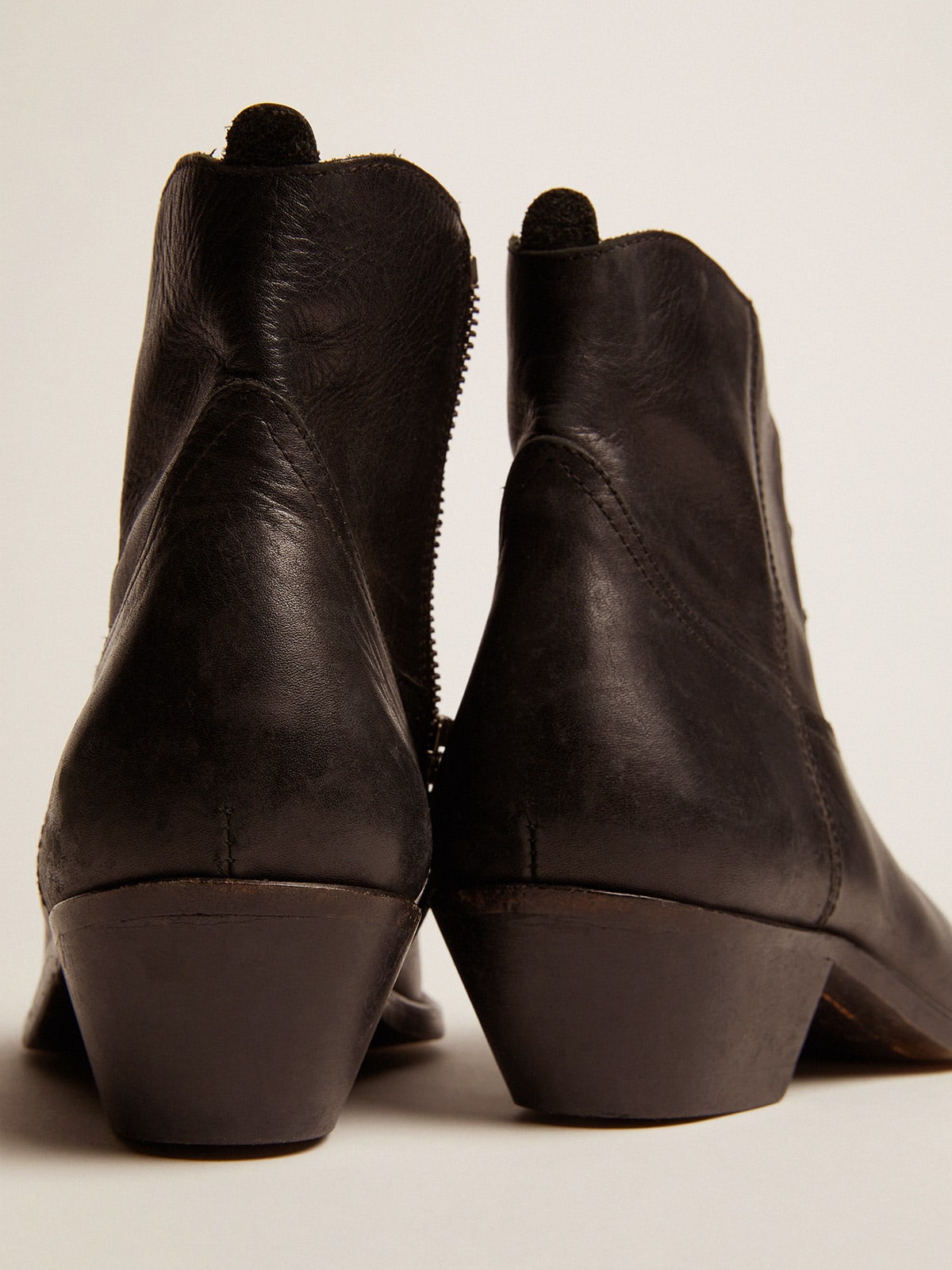 Golden Goose - Ankle boot Feminina de couro com decoração western in 