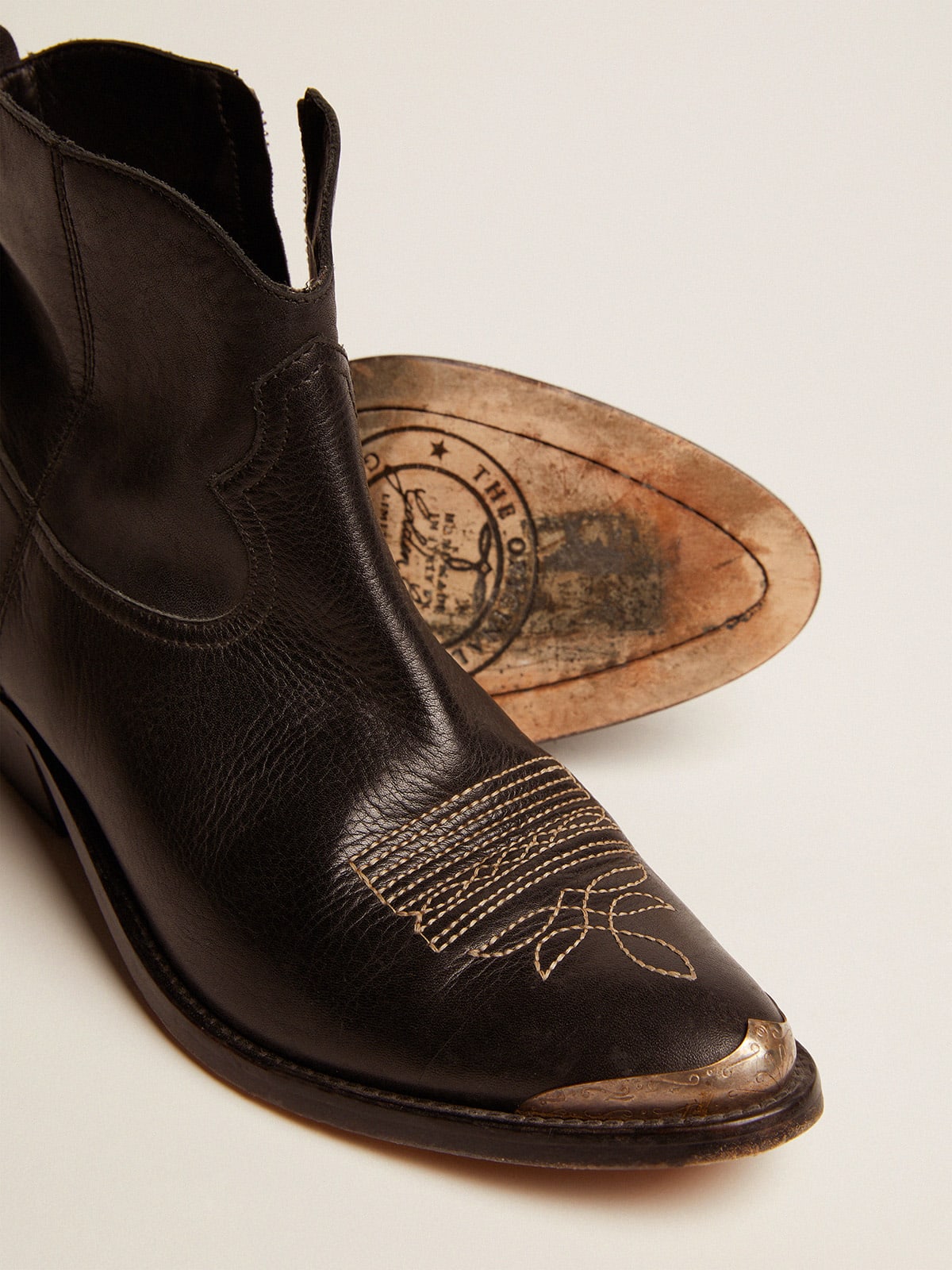 Golden Goose - Young ankle boots in leather with cowboy-style decoration in 